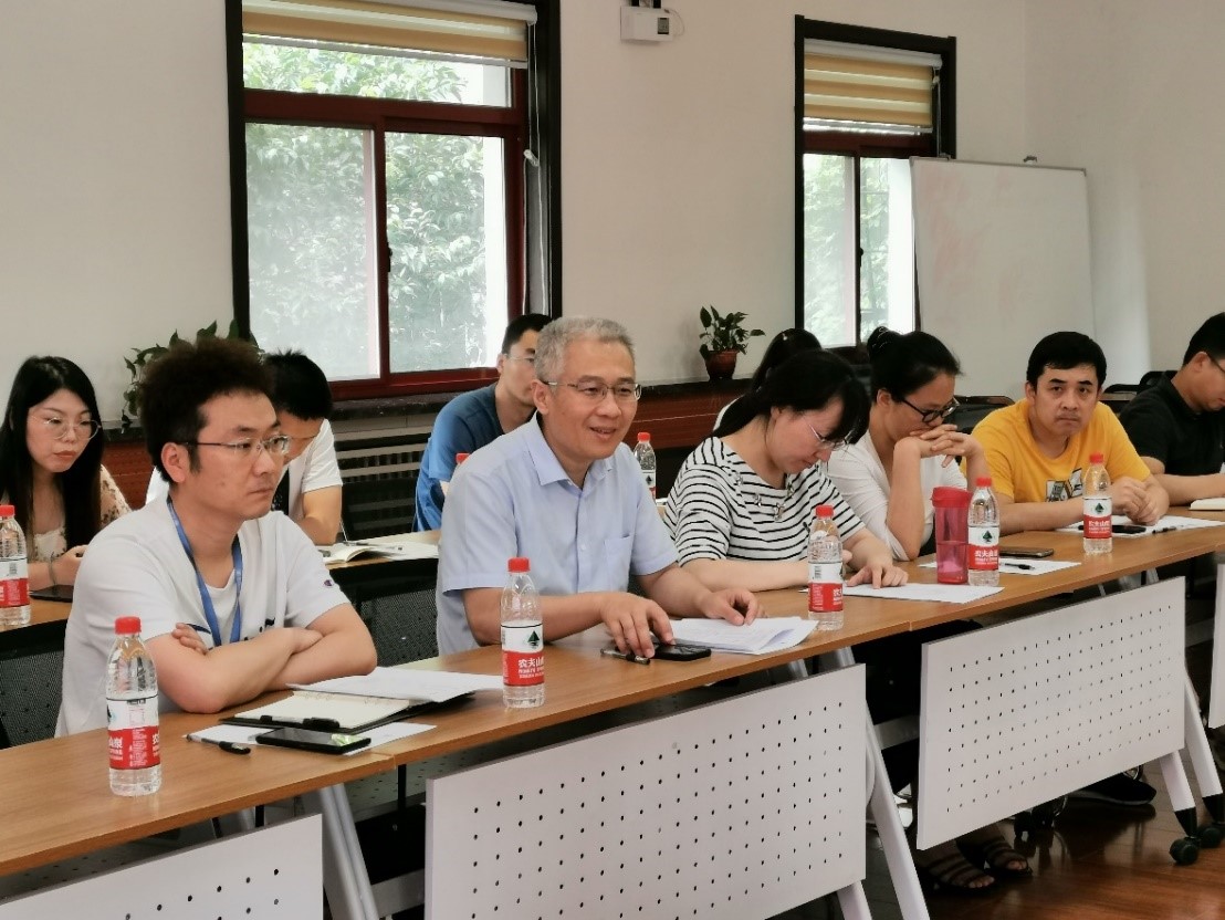 AG旗舰厅数学与统计学院召开2021数学试验班探索与实践工作会议(图4)