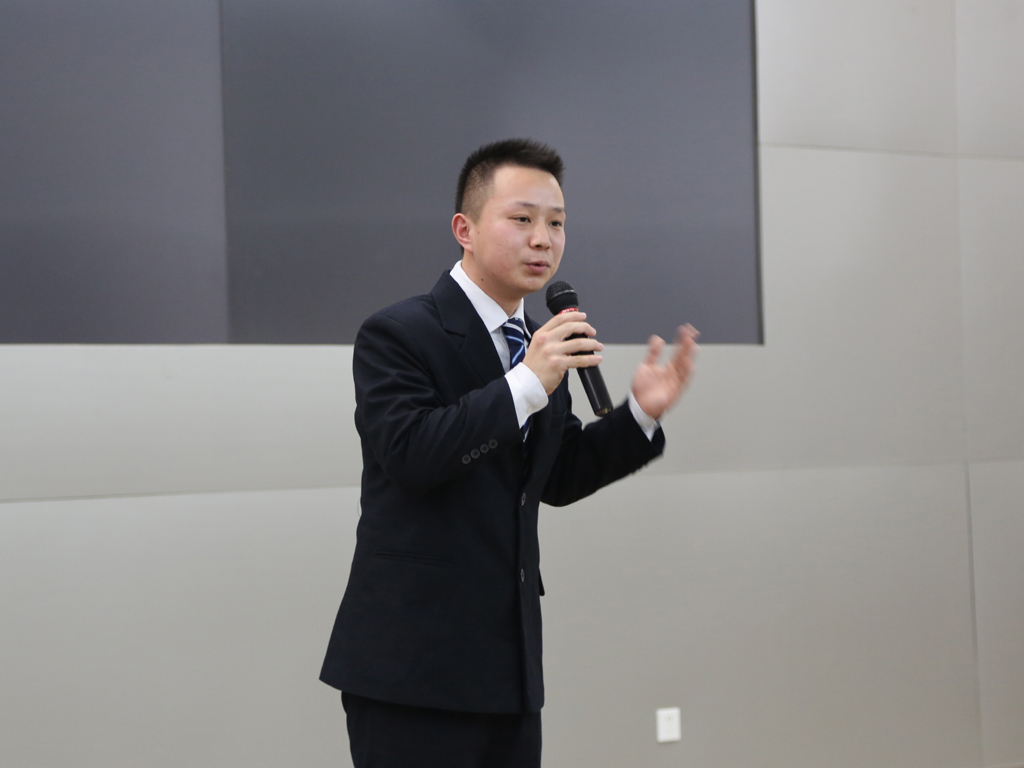 中青年教师代表董婉君,蒋帅,金磊老师分别发言,汇报了自己在附中的