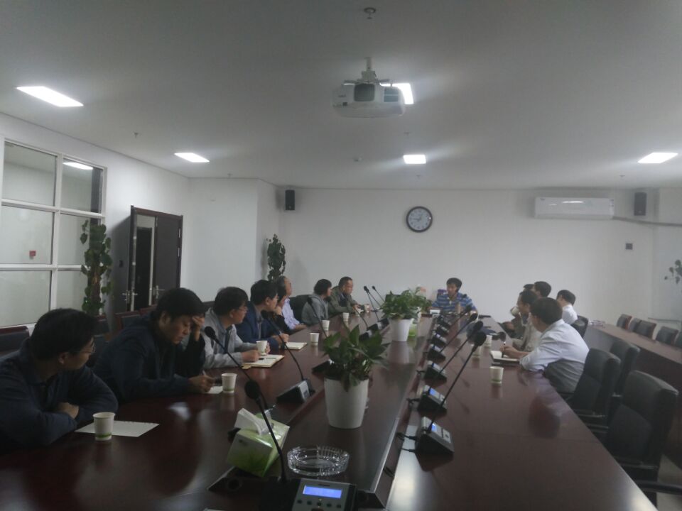 材料学院召开党政联席扩大会议 传达学校干部