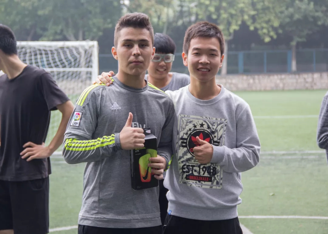 志书院和钱学森书院联合举办新生杯五人制足