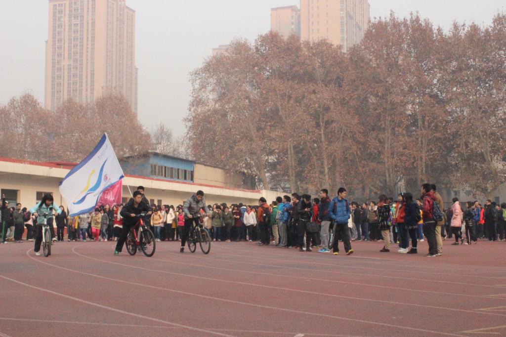 越野赛蓄势待发