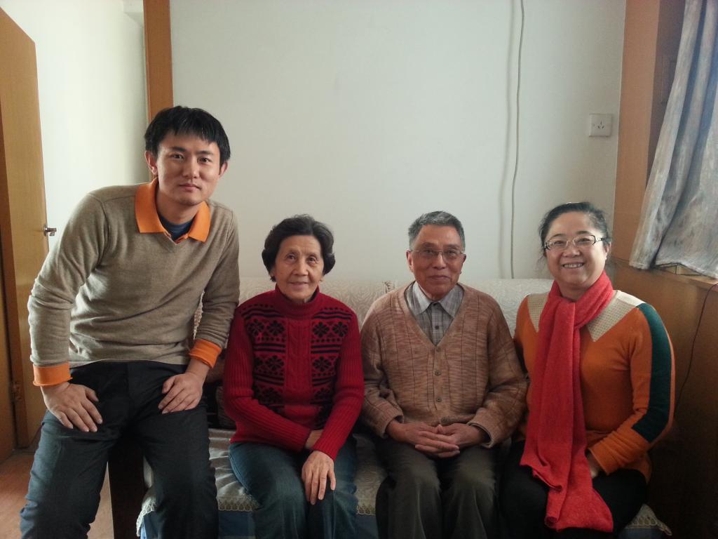 看望学院退休教师葛文运及吴道悌夫妇