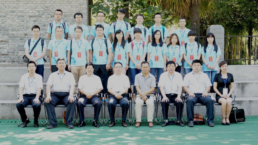 汉中市政府领导与交大见习团队合影