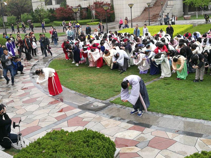 胭脂坡祭拜孔子