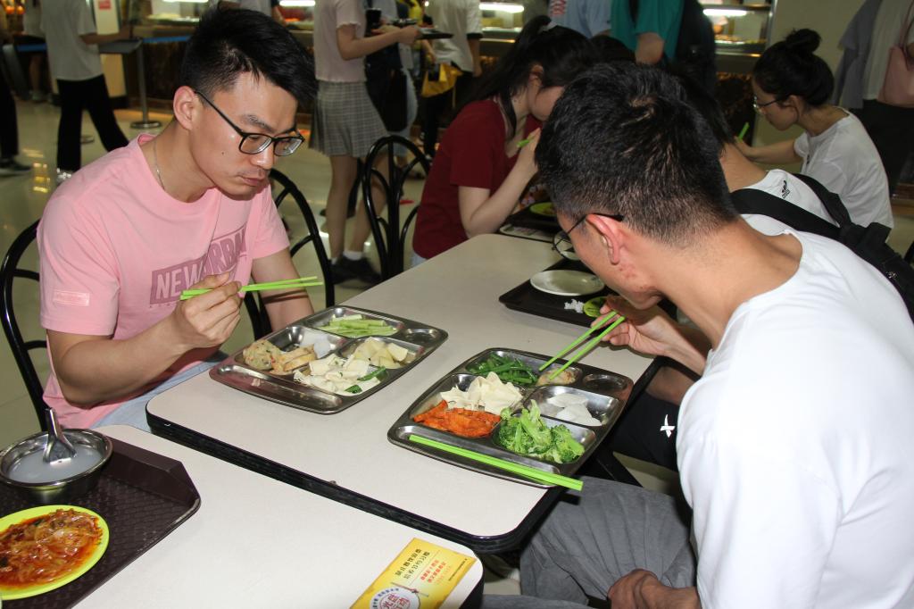 【我为师生办实事】西安交大食堂开设三低健康餐窗口