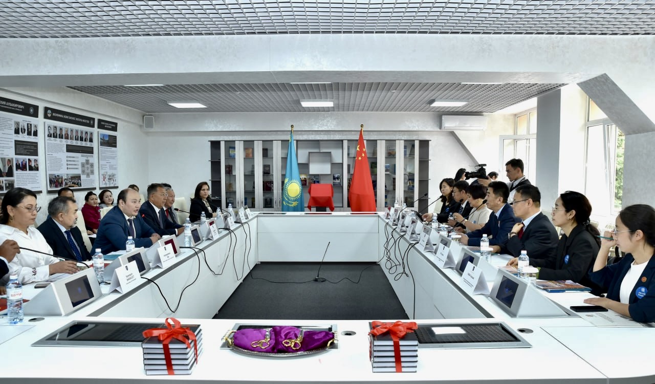 西安交大代表团访问中亚三国 深化教育务实合作