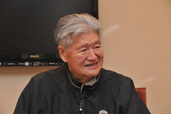 唐仲英先生莅校